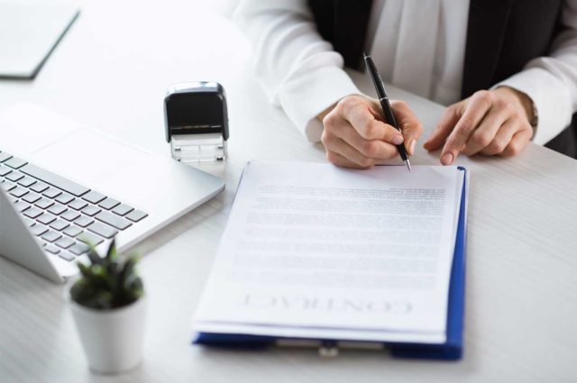 Artigo 476 do Código Civil e a figura do smart contract